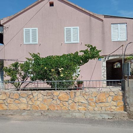 Guesthouse Eljuga Family 斯塔里格勒 外观 照片