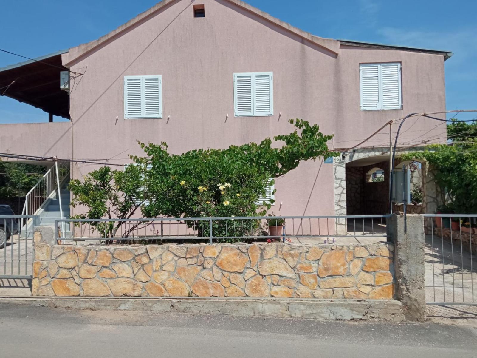 Guesthouse Eljuga Family 斯塔里格勒 外观 照片